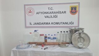 Afyonkarahisar’da 15 litre kaçak alkol ele geçirildi