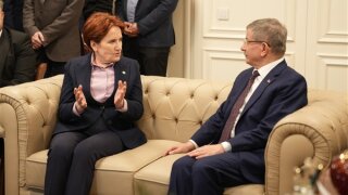 Akşener, Davutoğlu ile görüştü