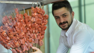 Adana'lı Aydın'dan lezzetli ve iyi kebabın sırrı