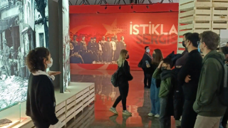 Barınma desteği sunulan üniversitelilere kent turları