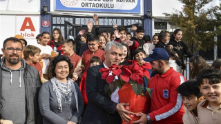 Başkent'te Atatürk çiçeği ile Öğretmenler Günü kutlaması