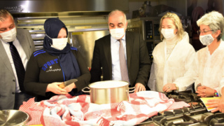 Bornovalı kadınlar ekmek ve peynirlerini kendi yapacak