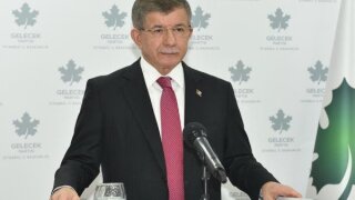 Davutoğlu: “Cumhurbaşkanı adayımızın her kesimden insana ulaşması lazım”