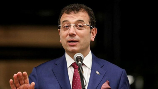 İmamoğlu AKP'li meclis üyesinin mikrofonunu kapattı