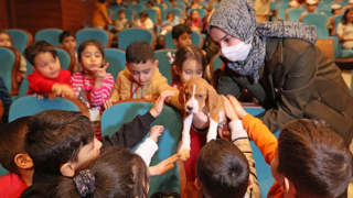 Esenyurt Belediyesi'nden çocuklara can dostlarımızı sevdiren gösteri