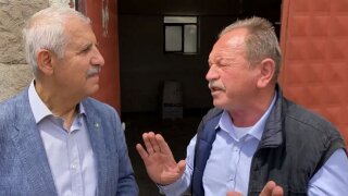 İYİ Parti Milletvekili Fahrettin Yokuş'la Görüşen Çiftçi: 'Ekmeği karneyle alıyoruz!'