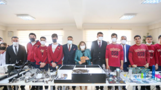 Gaziantep Büyükşehir kitap okuyan gençleri bir bir ödüllendiriyor