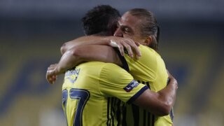 Fenerbahçe şampiyonluğu bilen oyuncuları topladı