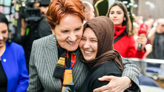 Akşener, Eskişehir'de Esnafı Ziyaret Etti: ''60 Yaşında Emeğiyle Çalışan Bir İnsan Geçinememekten Şikayet Ediyor'''