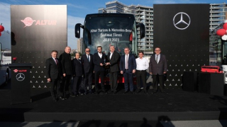 Mercedes-Benz Türk, Altur Turizm'e 23 adet Tourismo 15 2+2’yi teslim etti