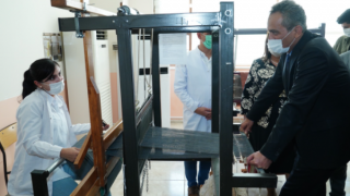 Meslek liselilerin elinde hayat bulan “şal şepik” kumaşı, dünyaya açılıyor