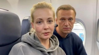 X, Navalni’nin eşinin hesabını askıya aldı