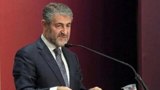 Milyonlarca emekli nefeslerini tutmuş merakla bekliyordu. Hazine Bakanı Nureddin Nebati'den emekli zammı açıklaması geldi