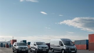 Peugeot ekim ayında binek ve ticari araçlarda sıfır faizli ödeme seçenekleri sunuyor