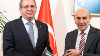Soyer, Ayvalık Belediye Başkanı Ergin’i ağırladı