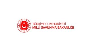 TCG Bayraktar gemisinde depremzedelere tedavi hizmeti veriliyor