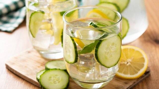 Su içemeyenlere 3 aromalı su önerisi