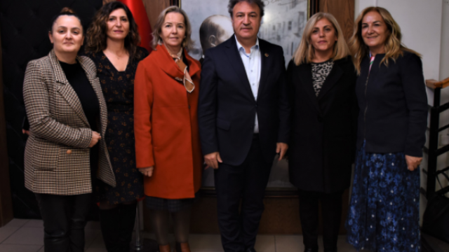 29 Ekim Kadınları Derneği’nin ilk büyük toplantısı Bornova’da