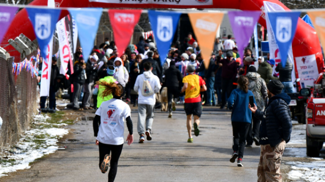 ABB 14 Mart Tıp Bayramı'nda pandemi şehidi sağlıkçılar için koşu düzenledi