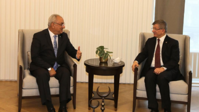 Aksakal, Davutoğlu’nu ziyaret etti