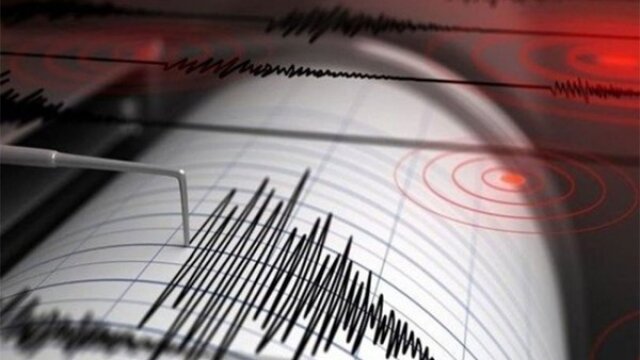 Antalya'da 4 şiddetinde deprem
