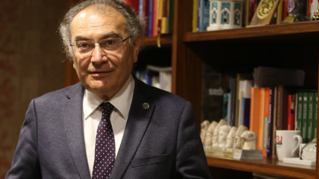 Tarhan: 'Ahlaki normlar toplumsal düzeni sağlar'