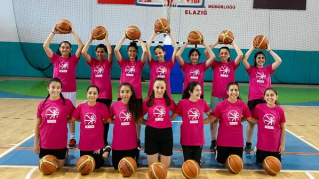 Yarını Kodlayanlar'dan basketbolda “Ben Varım” diyen kız çocuklarına destek